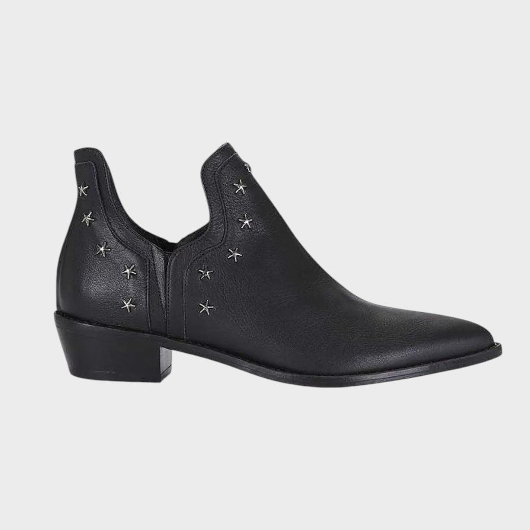 Estrella | Pointed Leather Ankle Boots