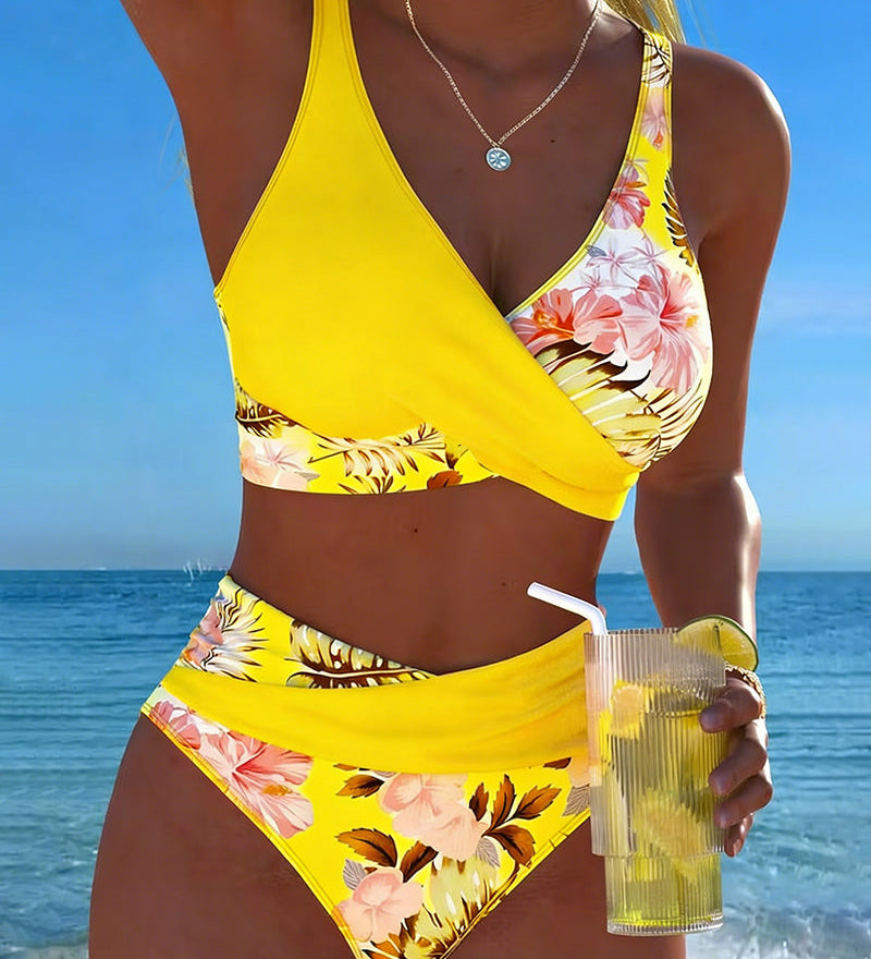 Bikini con estampado floral a contraste y abertura