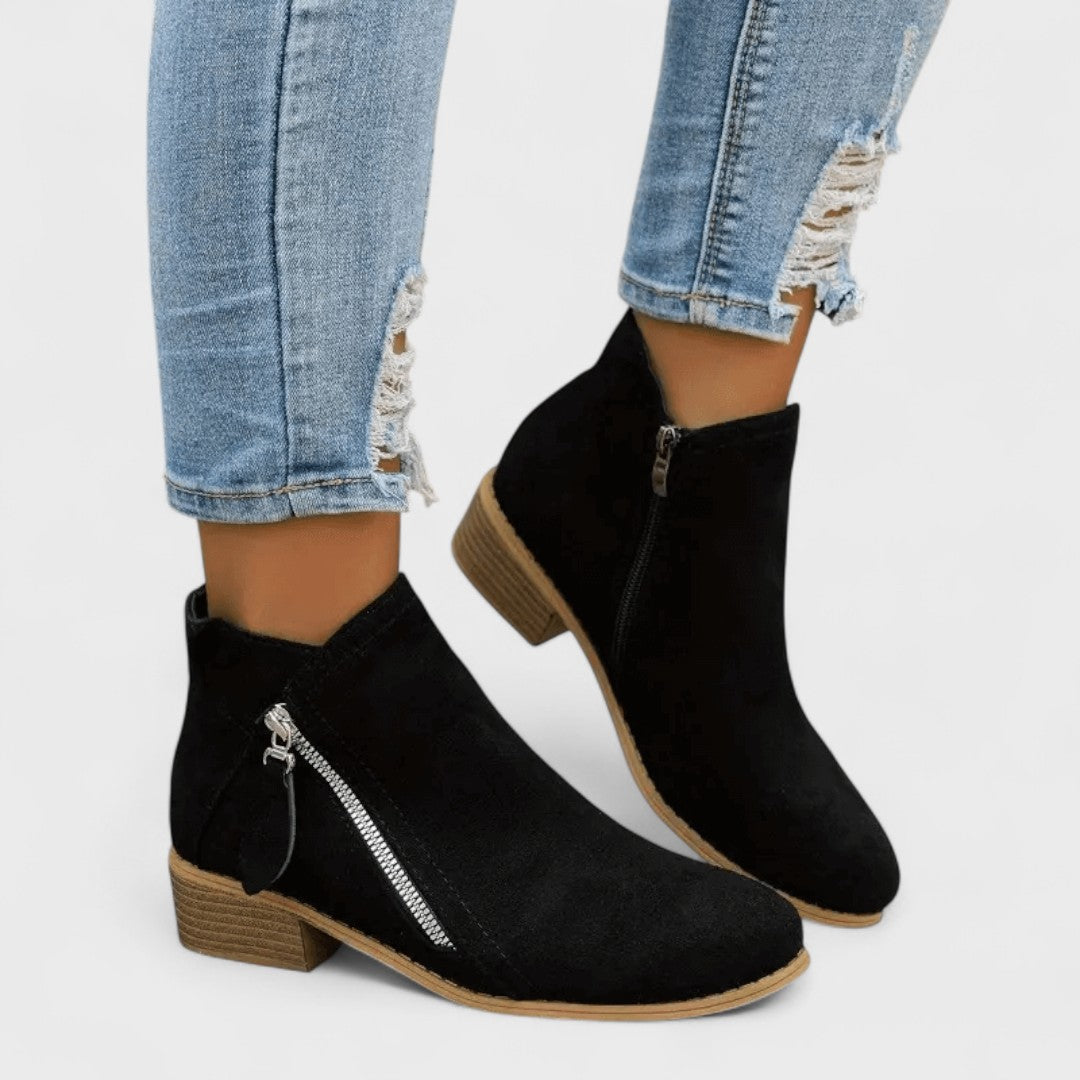 Fiora - Classic style vintage boots