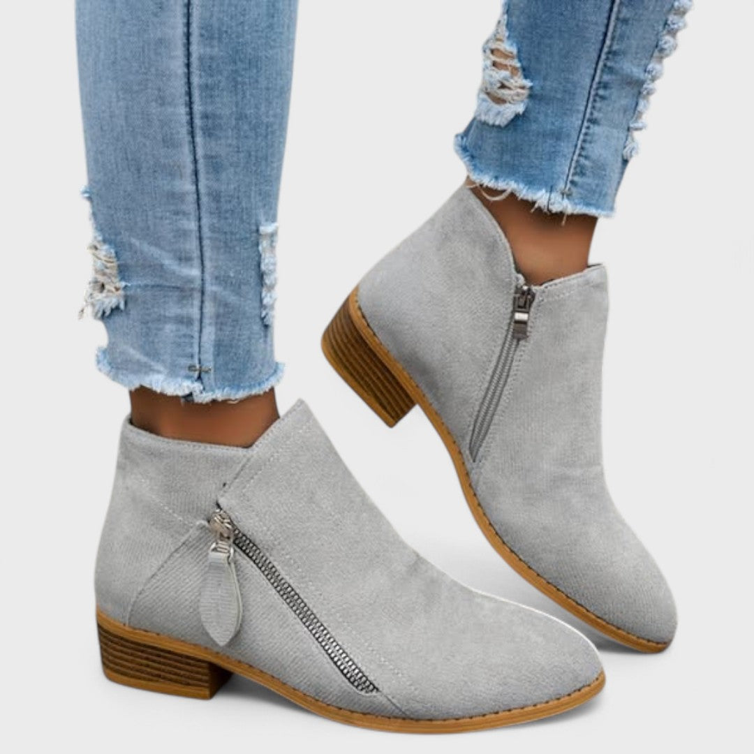 Fiora - Classic style vintage boots