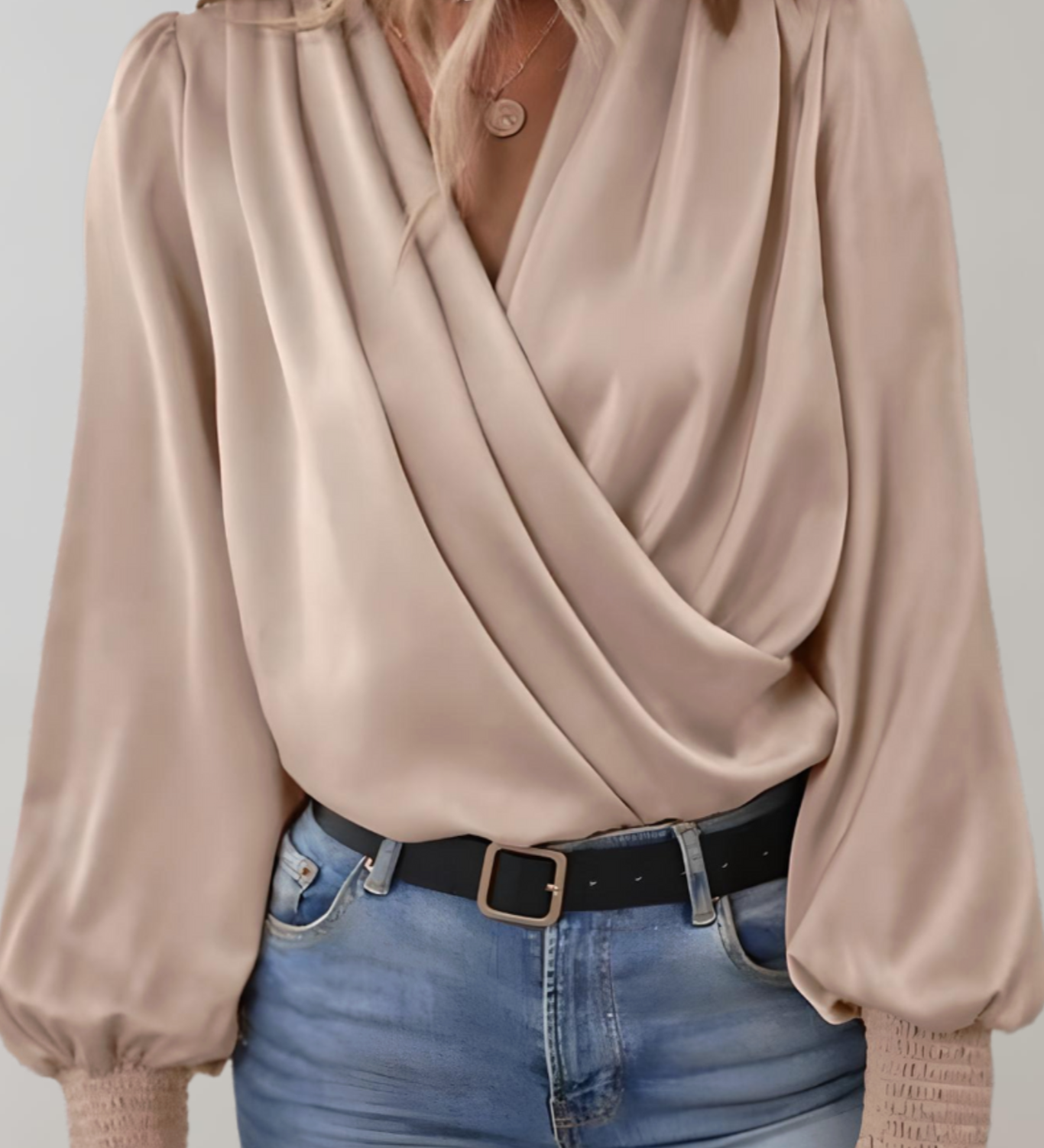 Quinn Blusa Elegante de Manga Larga con Escote en V