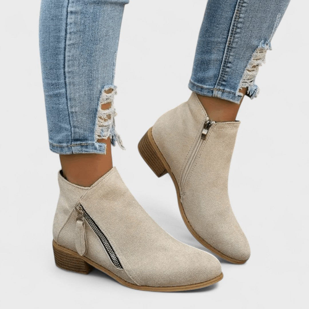Fiora - Classic style vintage boots