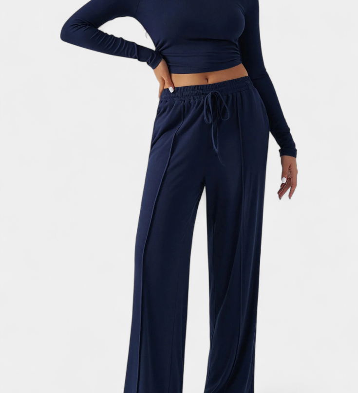 Celaena Two-Piece Set with Round Neckline