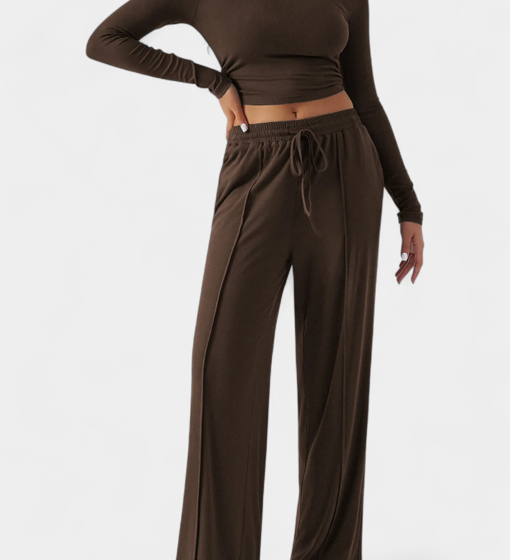 Celaena Two-Piece Set with Round Neckline