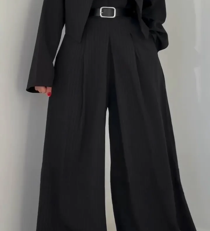 Julia Traje para Mujer - Chaqueta Oversize + Mono Bustier